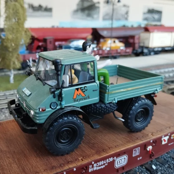 Spur 1 - Ladegut Unimog