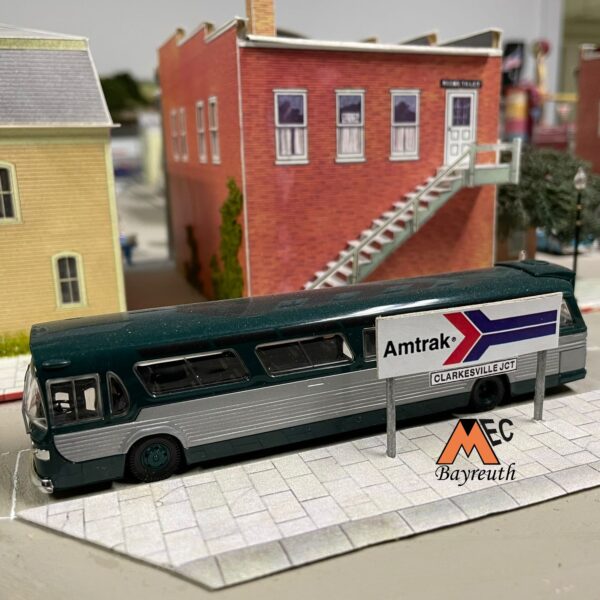 US Bus Amtrak an der Clarksville Junction!