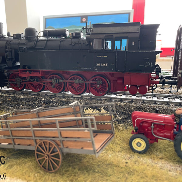 MEC Bayreuth - Dampflok BR 94 1343 vor einem Güterzug auf der Spur I Anlage.