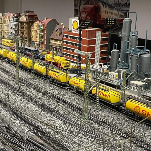 Märklin Kopfbahnhof - Shell Raffinerie