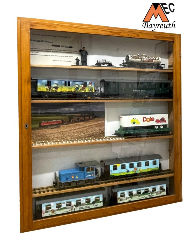 Der "Maus" Zug von Trainline 45 ist nun mit der Lokomotive ergänzt.